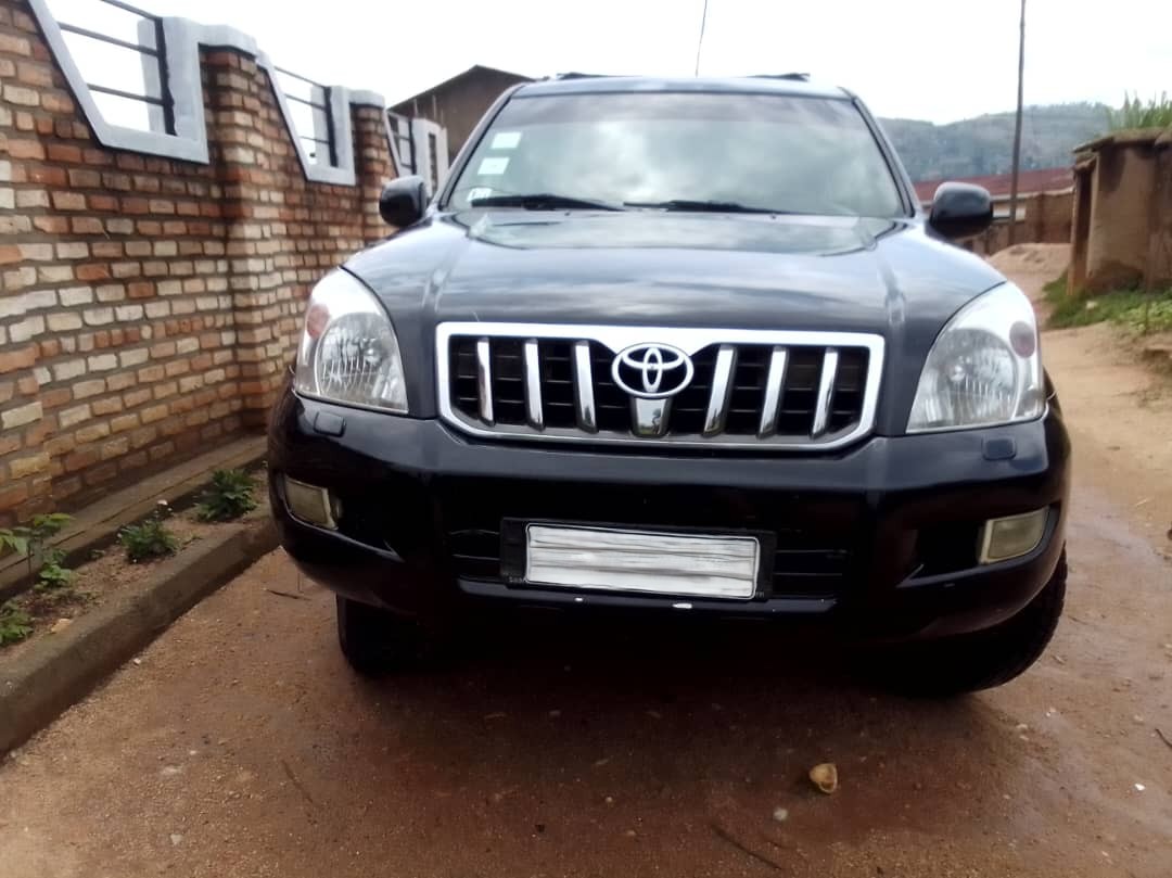 BERE 003 NLN : 2004 TOYOTA Land Cruiser PRADO in good condition is available for sale #+250780675812