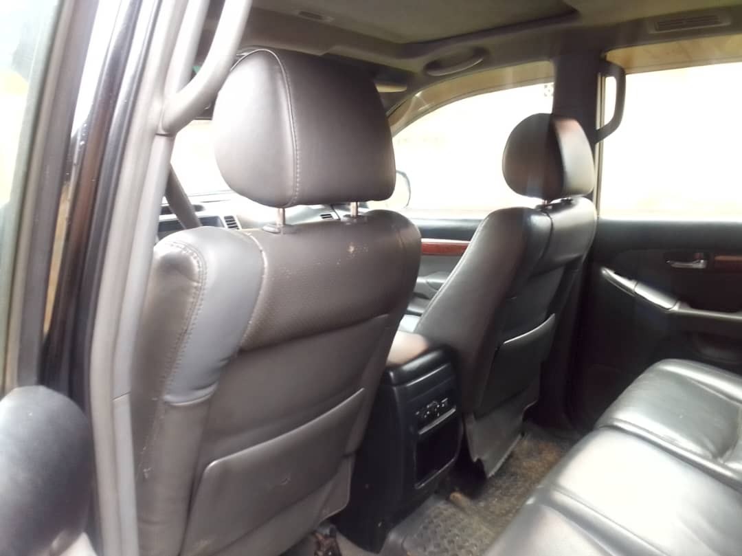 BERE 003 NLN : 2004 TOYOTA Land Cruiser PRADO in good condition is available for sale #+250780675812