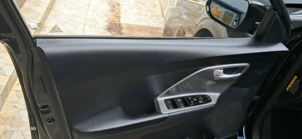 BERE 012 BQ : KIA NIRO 2016 in good condition is available for sale #+250780675812