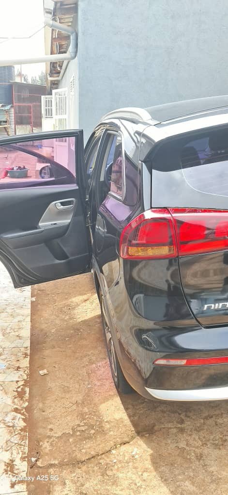 BERE 012 BQ : KIA NIRO 2016 in good condition is available for sale #+250780675812